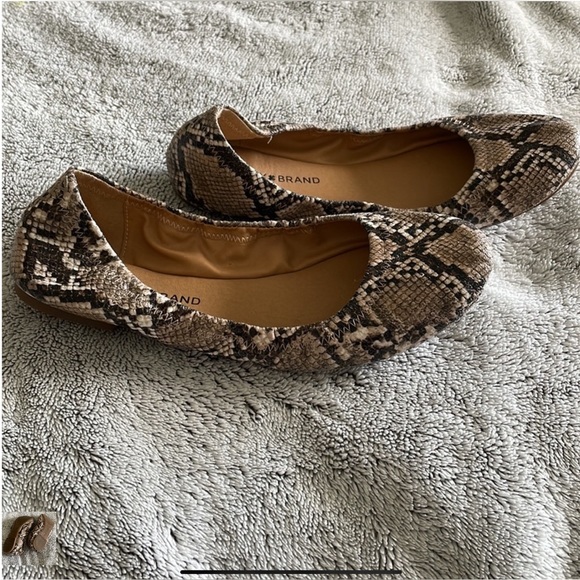 Snakeskin Print Lucky Brand Ballet Flats - Picture 2 of 3